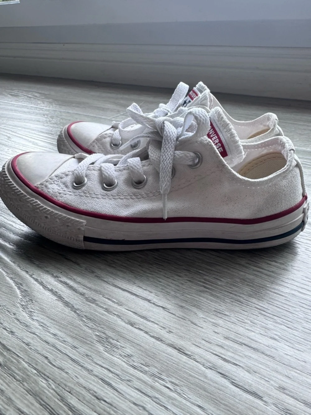 CONVERSE KIDS' CHUCK TAYLOR ALL STAR CLASSIC LOW TOP SHOES Size 12.5